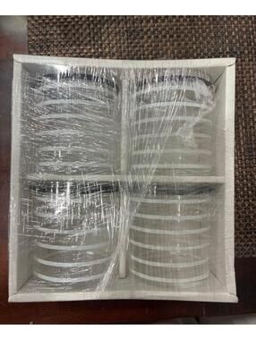 New Set of 4 drinking glasses